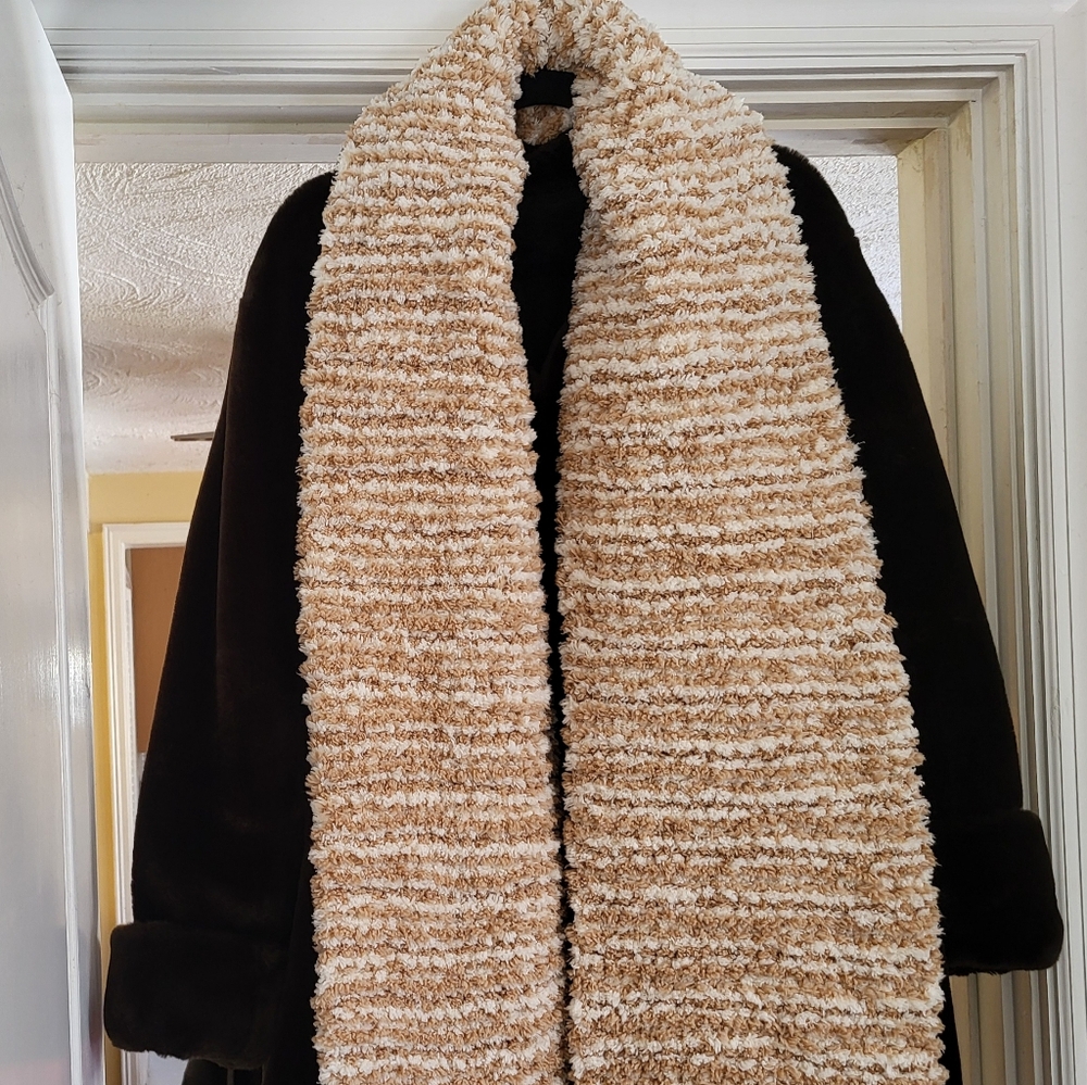 Hand Crafted oversized unisex striped tan cream chunky knit scarf 86 in × 11 in - Picture 3 of 9